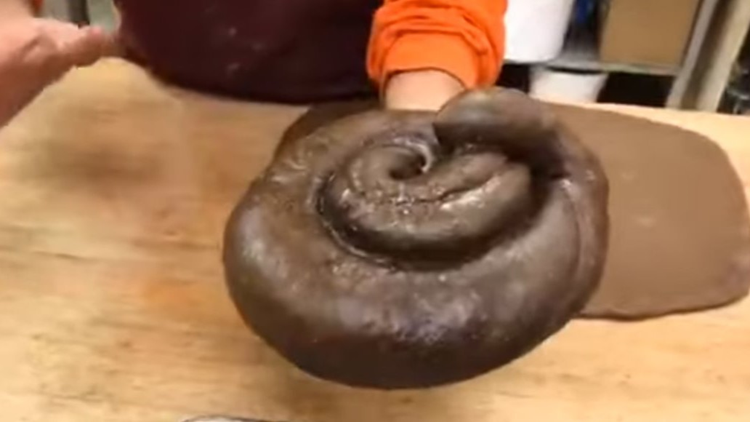 Kiedrowski's Bakery has 'Pittsburgh Twist' bread to celebrate Browns-Steelers